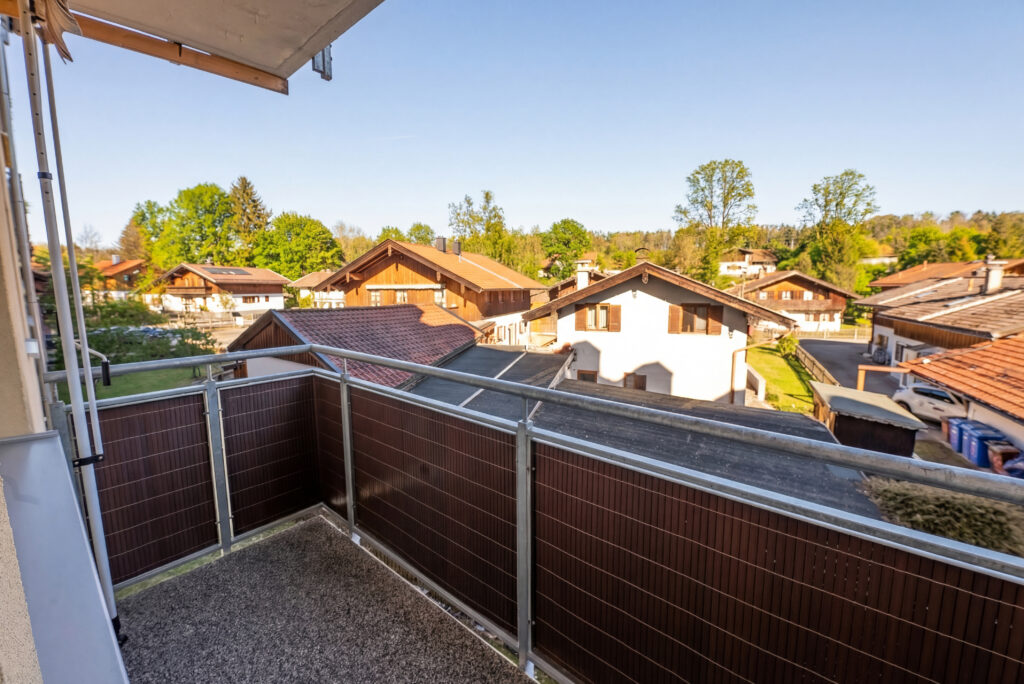 Sicher anlegen in Miesbach: Großzügige 2-Zimmer-Wohnung mit Balkon & Garage